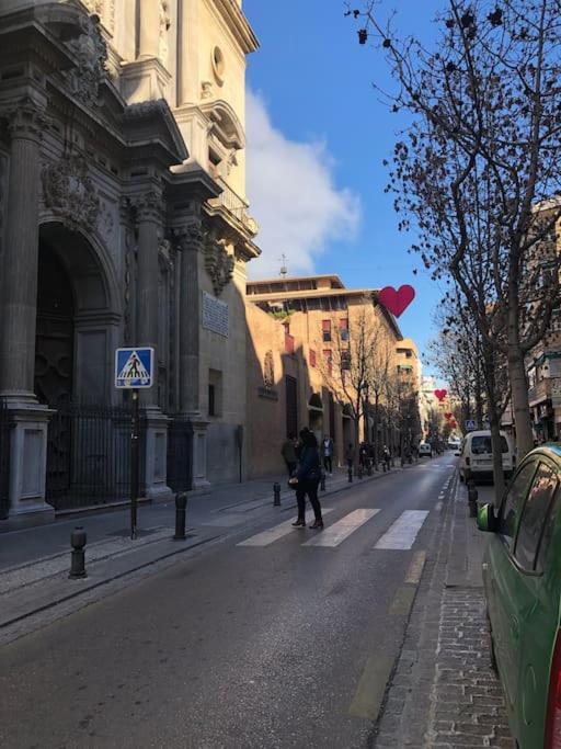 Apartamento Junto A Catedral Apartment Granada Exterior photo