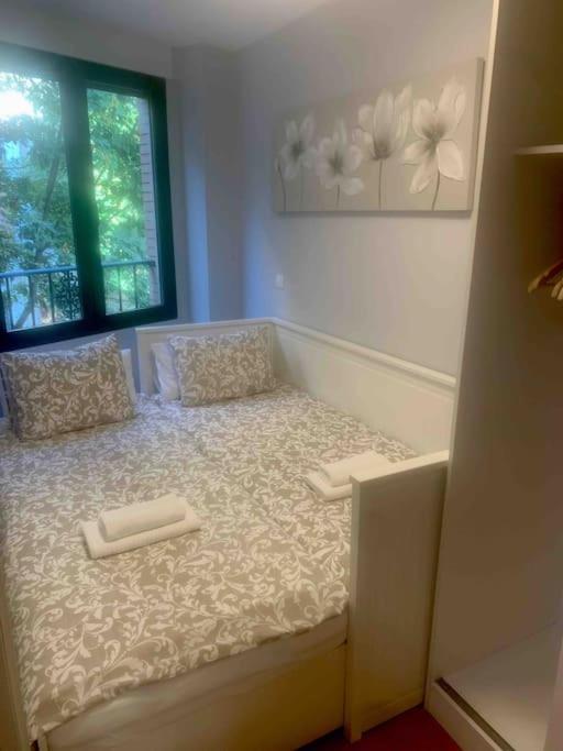 Apartamento Junto A Catedral Apartment Granada Exterior photo